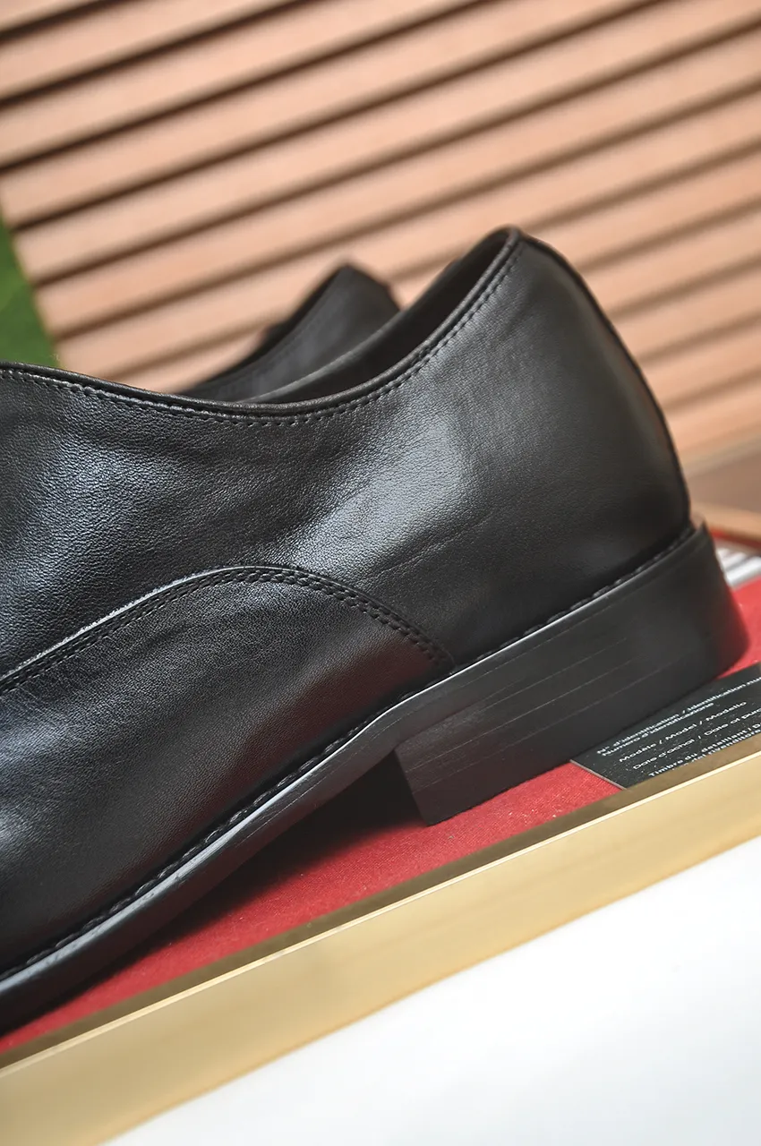 Men's shoes 💰580💶 Brand: GUCCI (Gucci) Standard code: Men's code 38/44 (45 can be customized) Grade: Same as the official website Original quality Material: Original cowhide Water-dyed cowhide lining Original rubber outsole Style category: Men's fashionable casual leather shoes Distinguished big-name luxury elements Top luxury Color: Actual picture